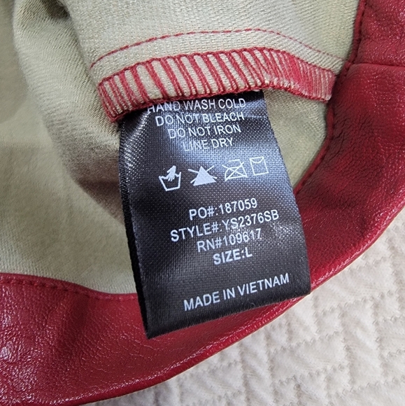 NEW Shinestar Red Vegan Leather Skirt Size Large - Picture 11 of 13